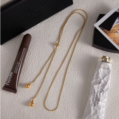 Belle Necklace