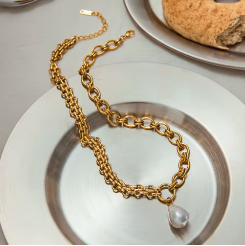 Élan Necklace