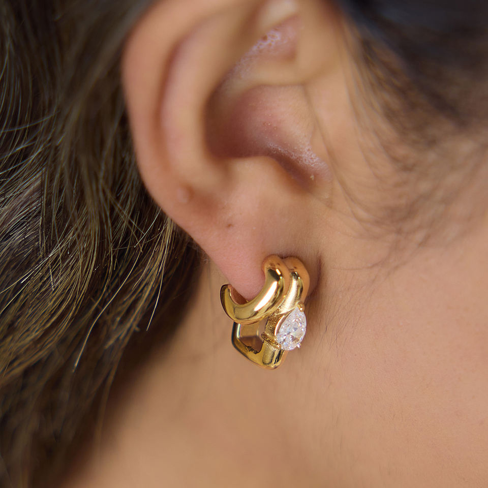 Celeste Earrings – på modell