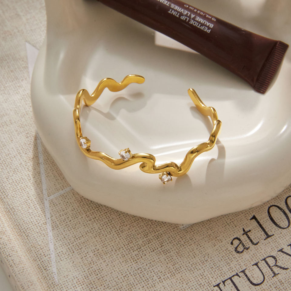 Ondine Cuff – detaljer och alternativ vinkel