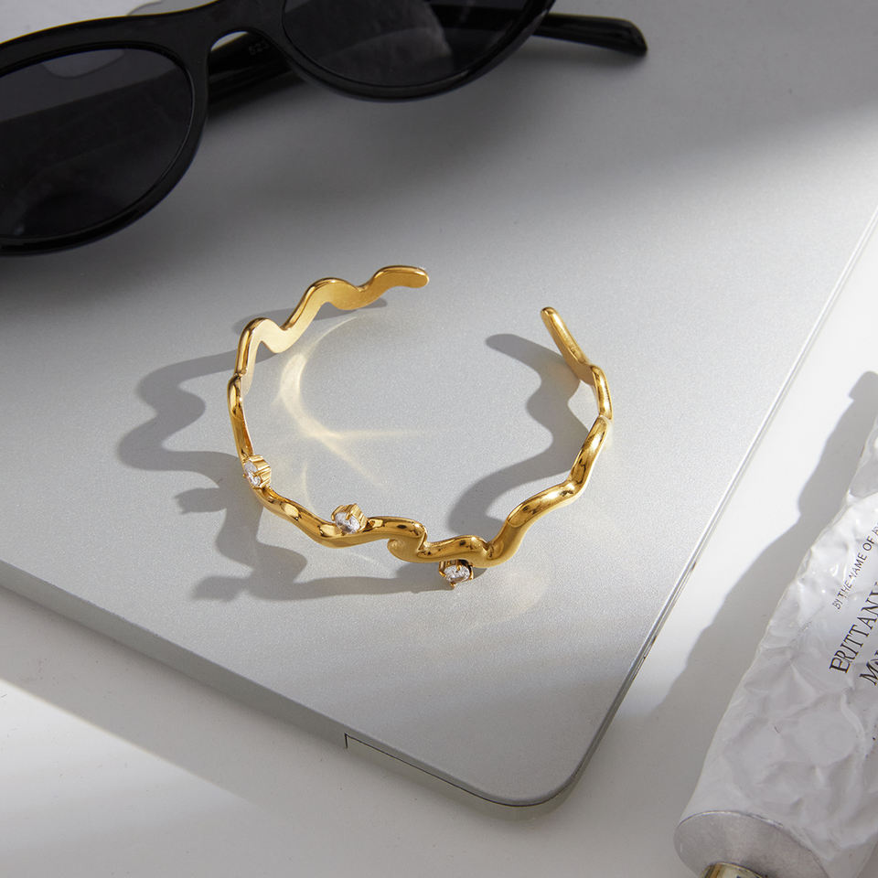 Ondine Cuff – detaljer och alternativ vinkel